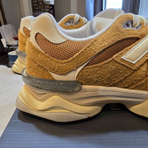 Rare Sz 10 New Balance 9060 Great Plains Calcium Linen U9060HMT Men's Size 10 - Picture 2 of 12